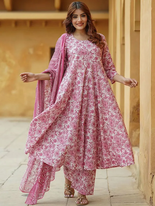Women_Ethnic_Classic_Comfort_Everyday_Kurti_set
