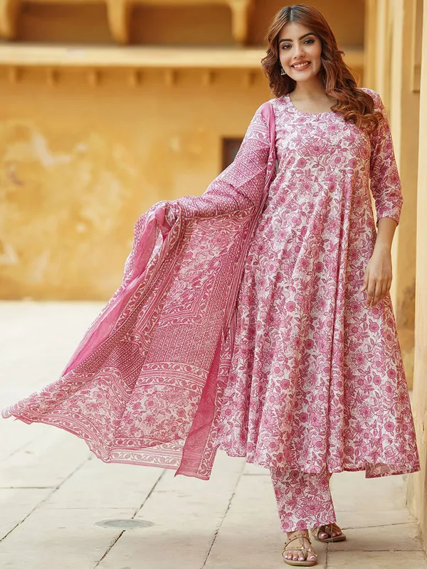 Women_Ethnic_Classic_Comfort_Everyday_Kurti_set