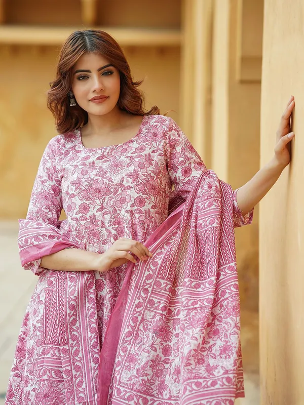 Women_Ethnic_Classic_Comfort_Everyday_Kurti_set