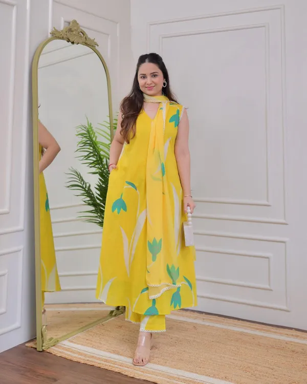 Women_Ethnic_Classic_Comfort_Everyday_Kurti_set