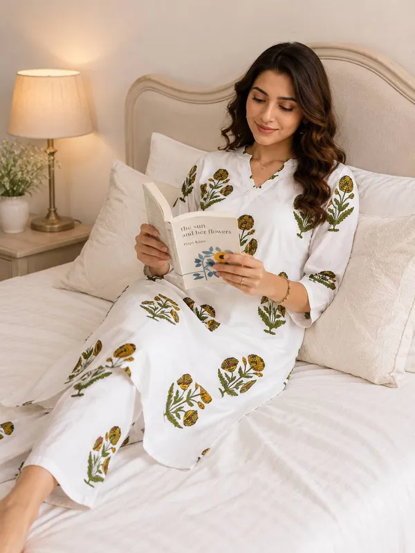 White_Digiral_Print_Rayon_Slub_Kurti_Set_From_Women_Ethnic