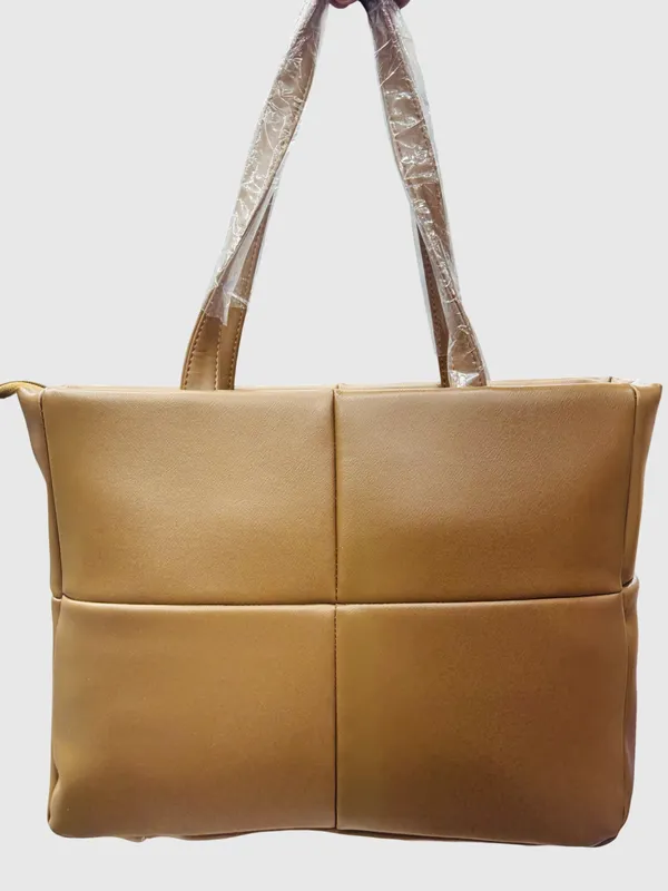 Two-Tone_Quilted_Panel_Tote_Bag_With_Croc-Textured_Handles