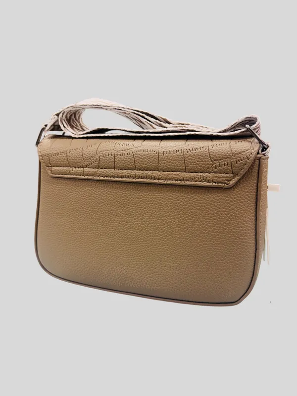 Brown_Textured_Crossbody_Bag_With_Chevron_Strap