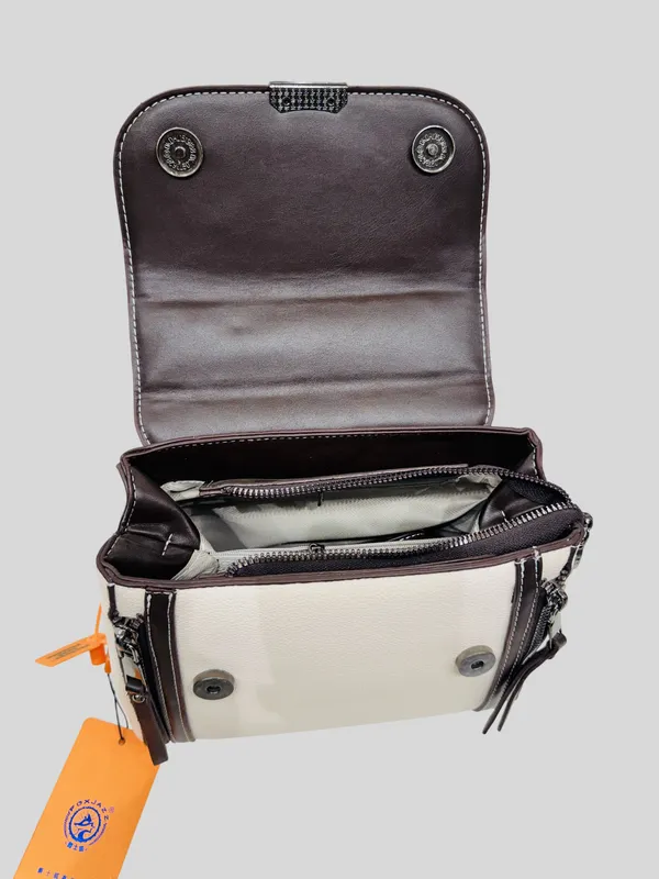 Black_And_White_Croc-Textured_Top_Handle_Handbag