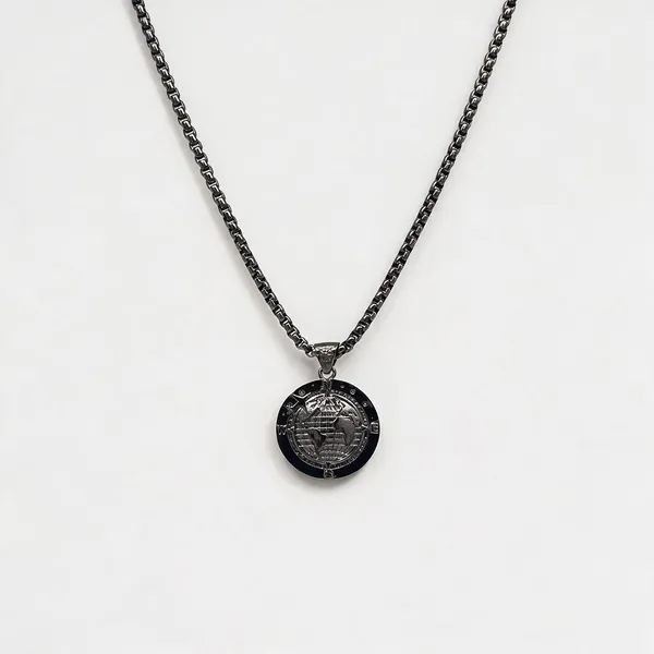 Wanderer_Medallion_Globe_Pendant_Black