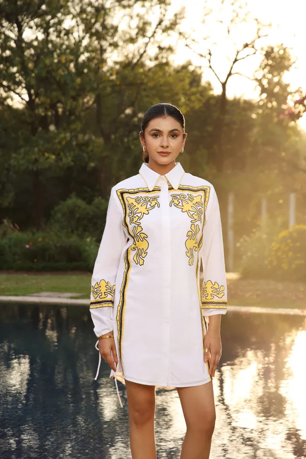 Ochre_White_Cotton_Cambric_Applique_Shirt_Dress_For_Women