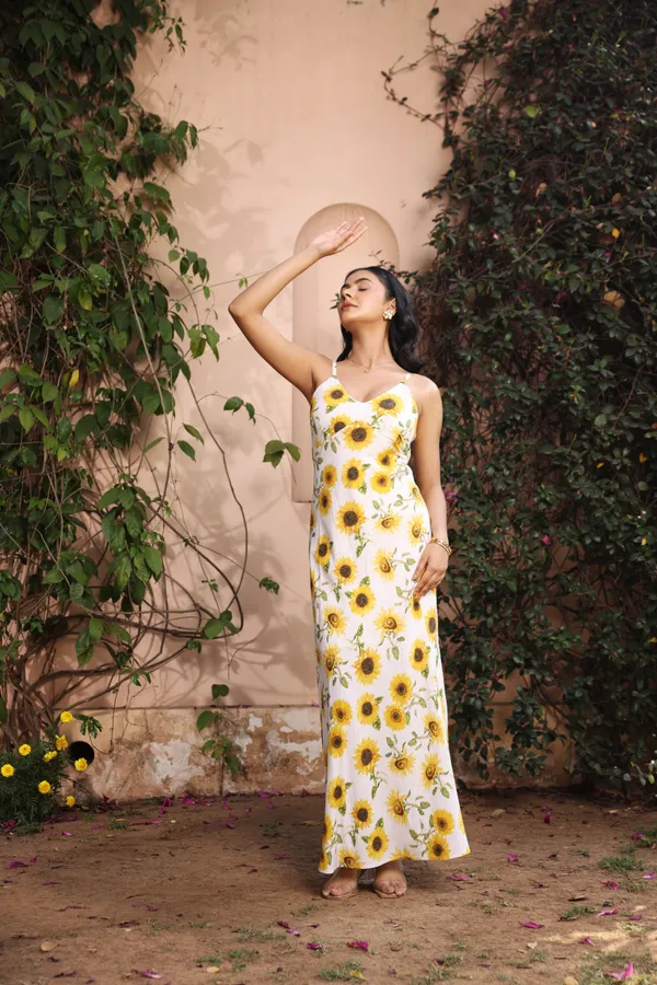 Sunflower_Print_Rayon_Flowy_Maxi_Dress_For_Women