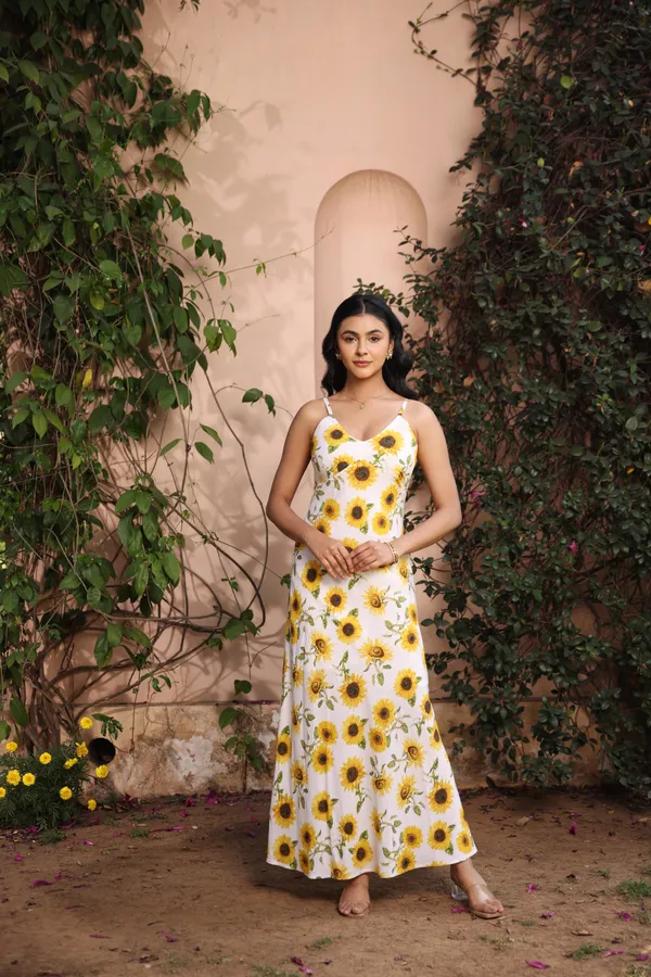 Sunflower_Print_Rayon_Flowy_Maxi_Dress_For_Women