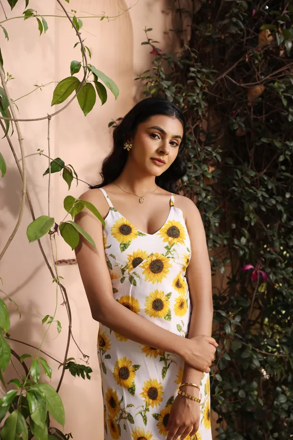 Sunflower_Print_Rayon_Flowy_Maxi_Dress_For_Women