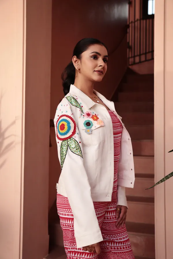 Ivory_Moss_Crepe_Embroidered_Fringe_Jacket_For_Women