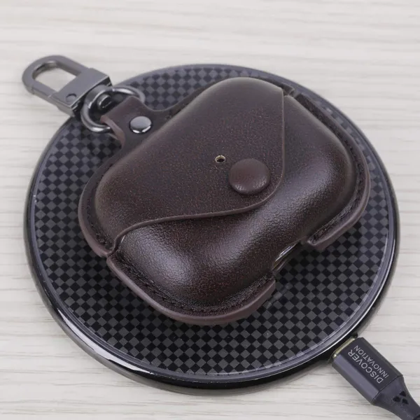 AirPods_Pro_Leather_Case_with_Keychain