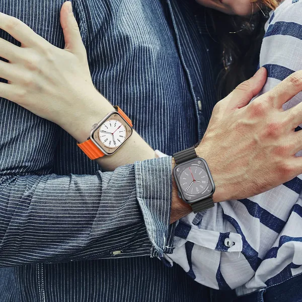 Magnetic_Silicone_Sport_Band_for_Apple_Watch_Dual_Tone