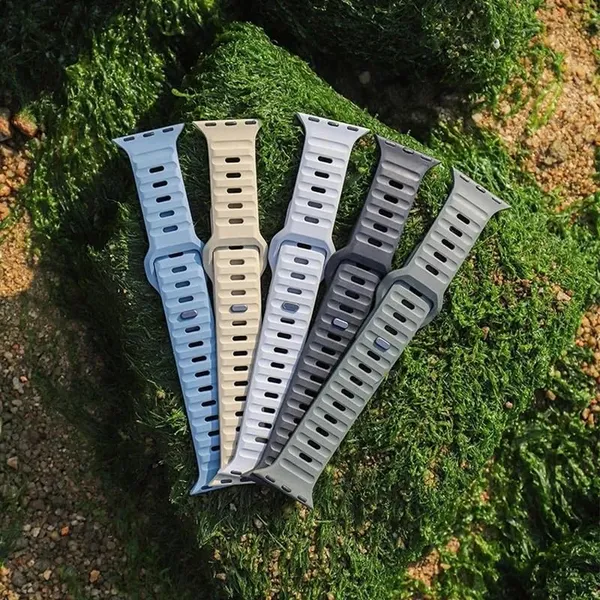 Rugged_Magnetic_Silicone_Band_for_Apple_Watch