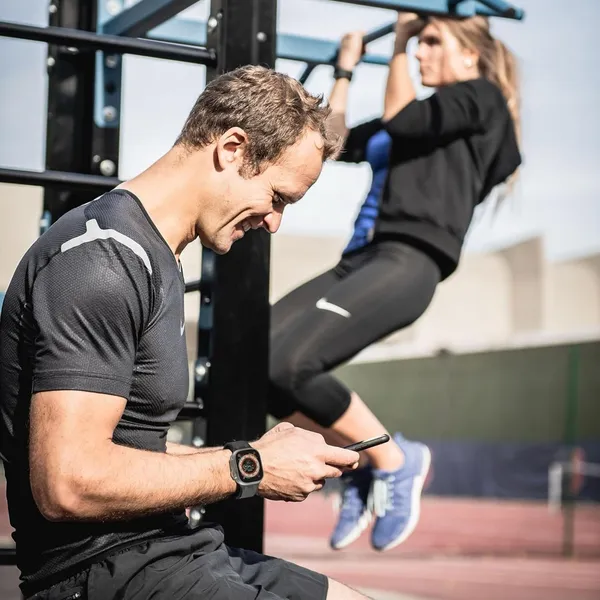 Dual_Tone_Silicone_Sport_Band_for_Apple_Watch_Ultra