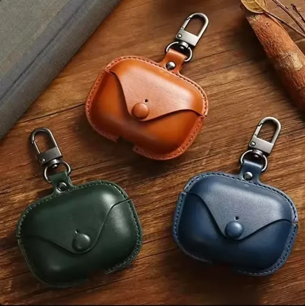 AirPods_Pro_3_Leather_Case_with_Keychain