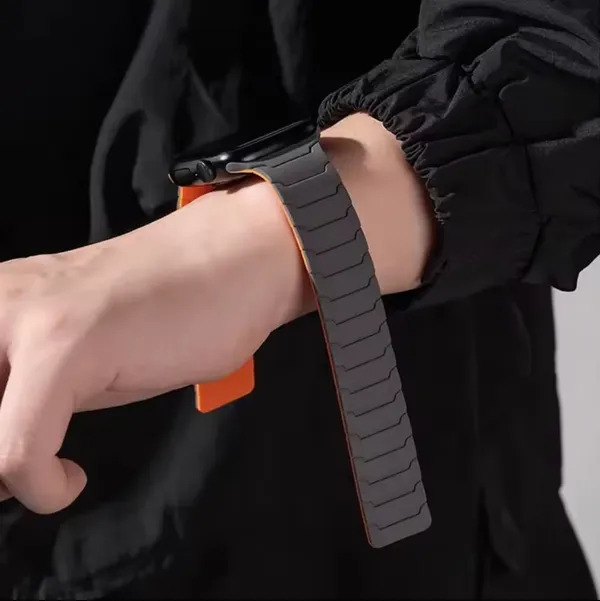 Magnetic_Silicone_Sport_Strap_for_Apple_Watch_Dual_Tone