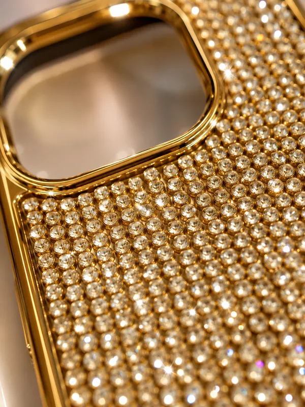 Luxury_Gold_Crystal_Rhinestone_Case_for_iPhone_16_Pro