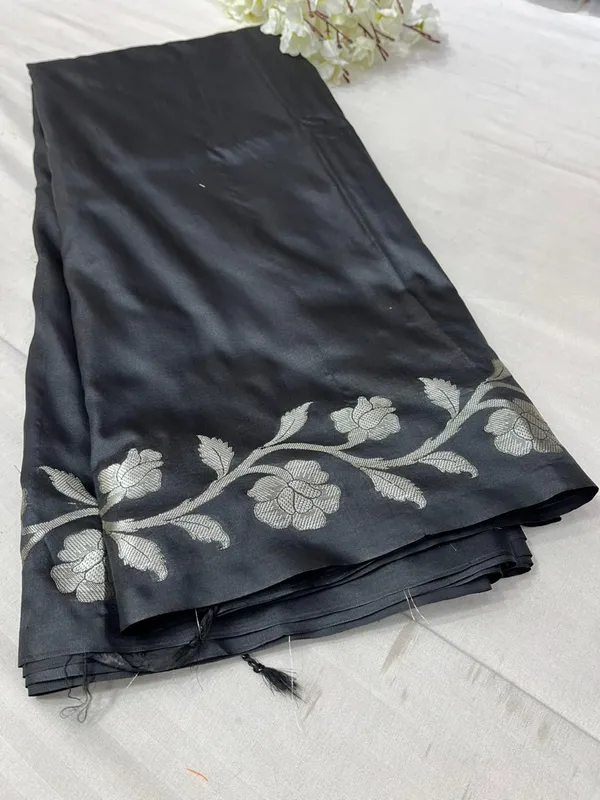 Black_banarsi_butter_Silk_Premium_And_Elegant_Saree_For_Women