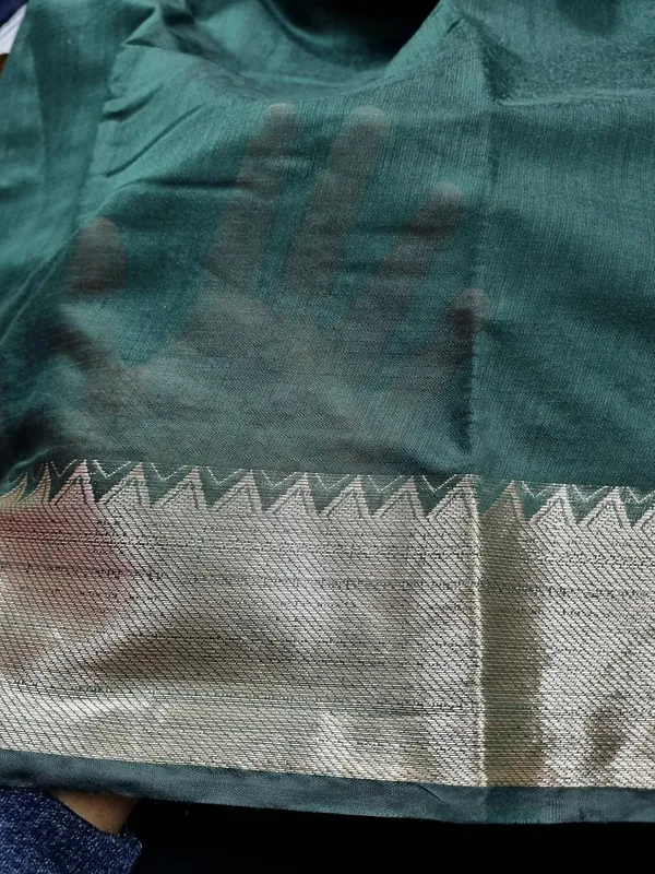 Bottle_Green_Cotton_Silk_Premium_And_Elegant_Saree_For_Women