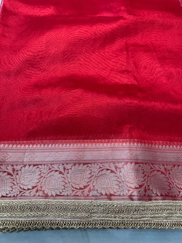 Red_Banarasi_tishu_Silk_Premium_And_Elegant_Saree_For_Women