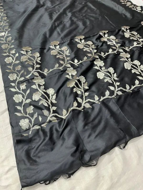 Black_banarsi_butter_Silk_Premium_And_Elegant_Saree_For_Women