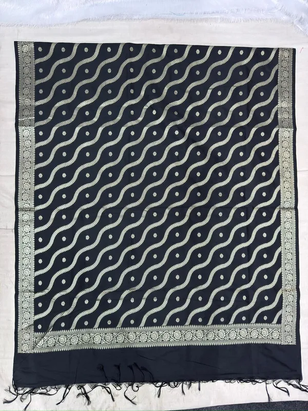 Black_Banarasi_katan_Silk_Premium_And_Elegant_Saree_For_Women