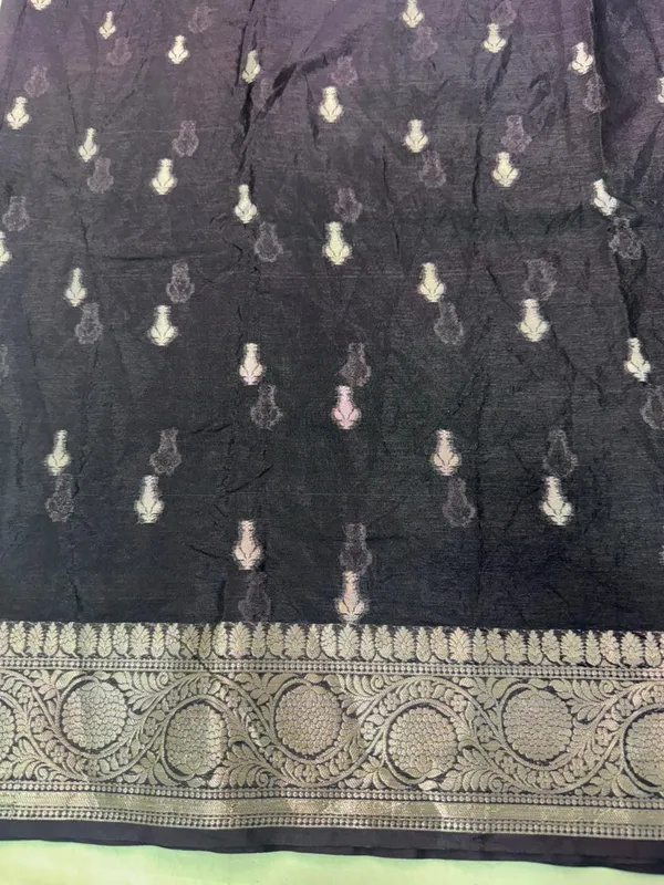 Black_Banarasi_wom_Silk_Premium_And_Elegant_Saree_For_Women