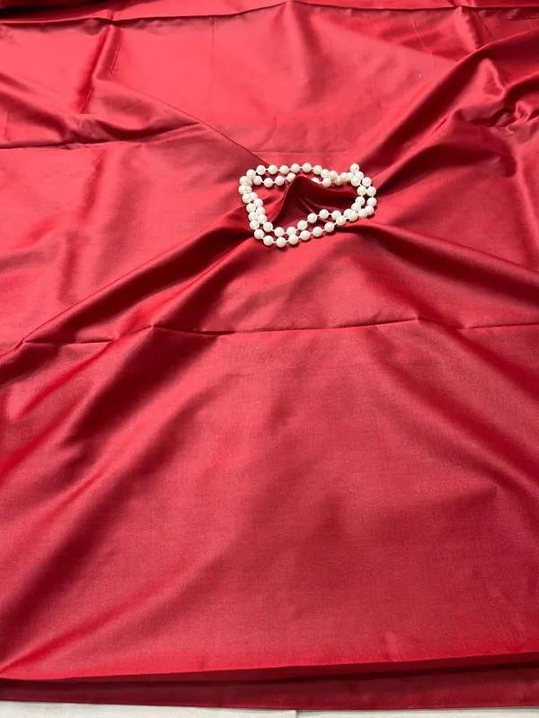 Red_Mashru_Katan_Silk_Premium_And_Elegant_Saree_For_Women