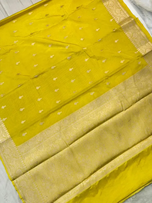lemon_Yellow_Banarasi_wom_Silk_Premium_And_Elegant_Saree_For_Women