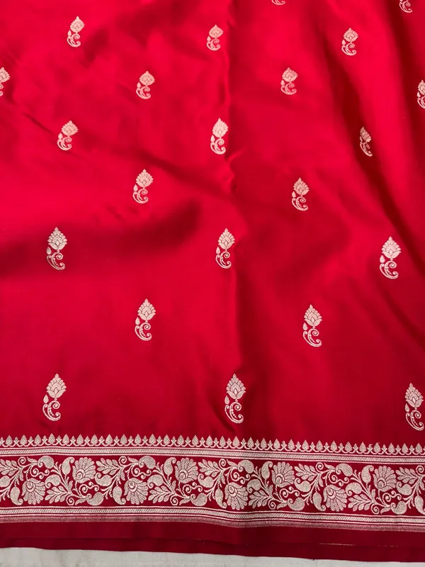 Red_Mashru_Katan_Silk_Premium_And_Elegant_Saree_For_Women