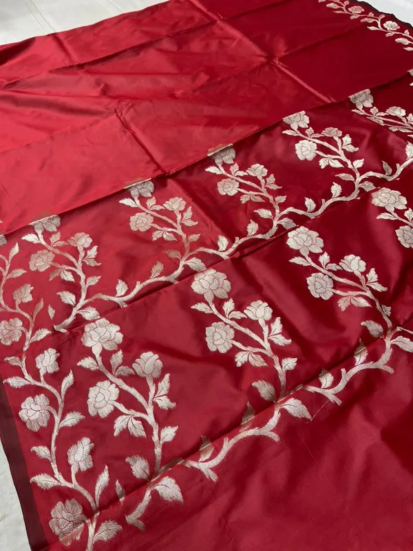 Red_butter_Silk_Premium_And_Elegant_Saree_For_Women