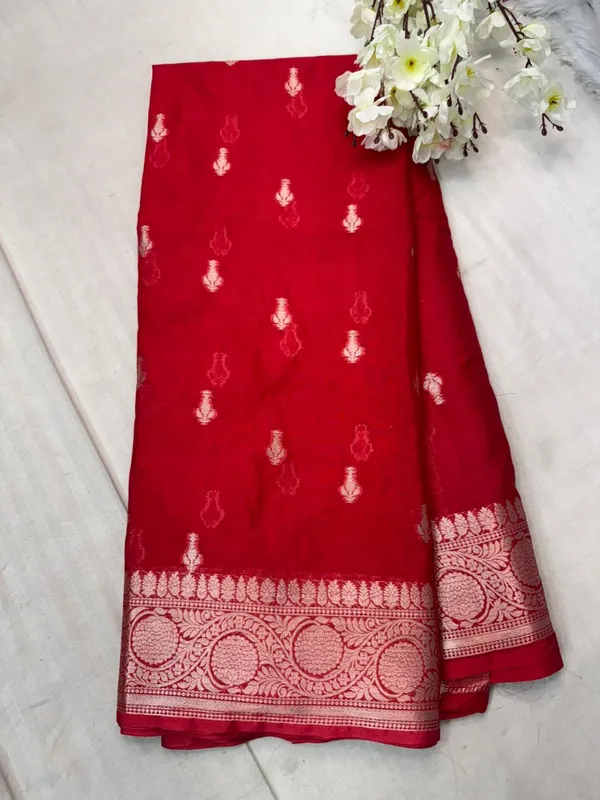 Red_Banarasi_wom-=Silk_Premium_And_Elegant_Saree_For_Women
