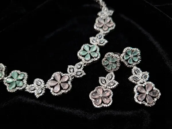 A>d_necklace_set