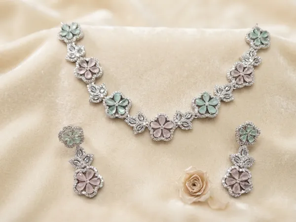 A>d_necklace_set