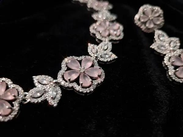 A.d_necklace_set
