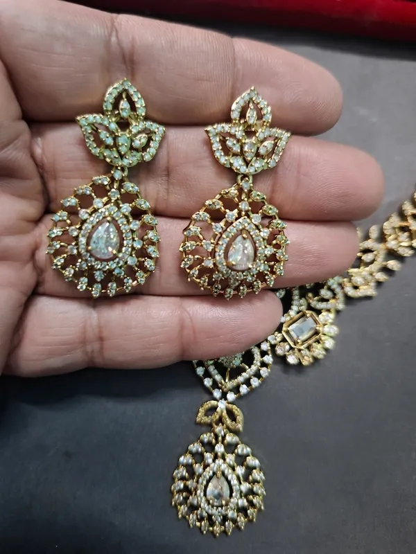 A.d_necklace_set
