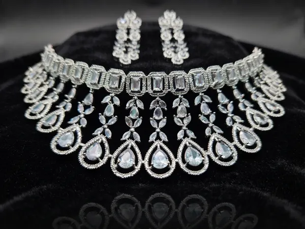 American__Diamond_necklace_set