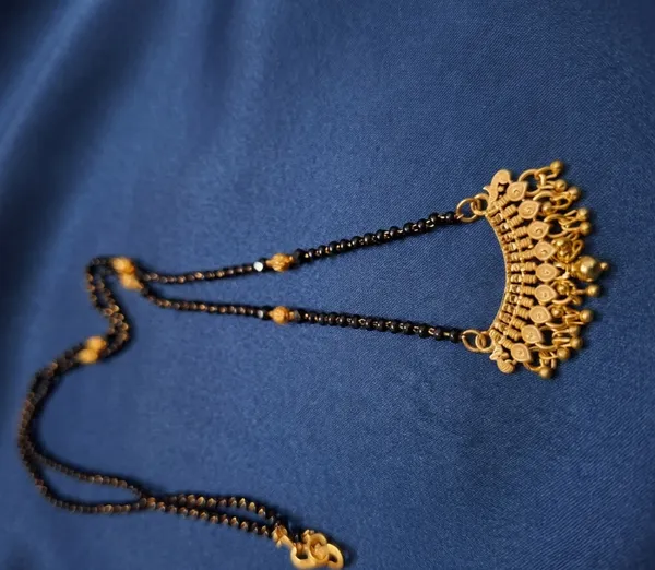 Manglasutra_(1gm_gold,real_gold_polish)