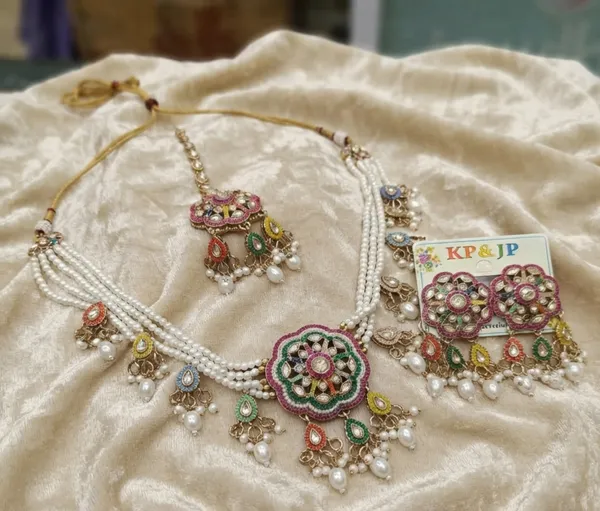 Necklace_choker_set