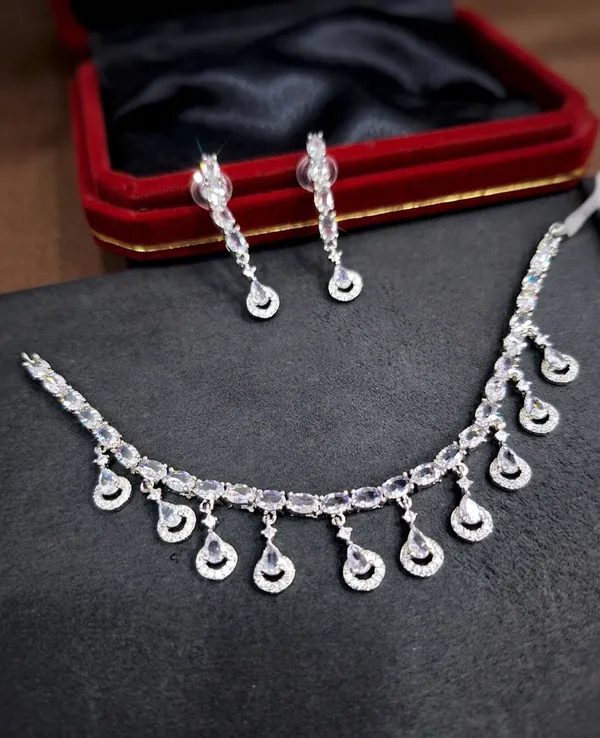 Vidhi_American_necklace