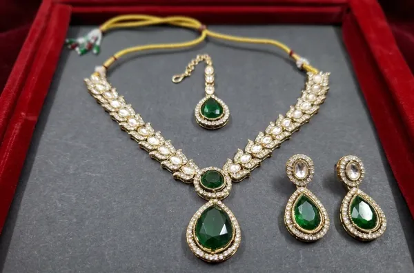 Pallavi_Kundan_Necklace