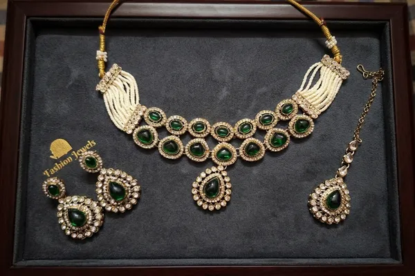 Ladli_Kundan_Neacklace