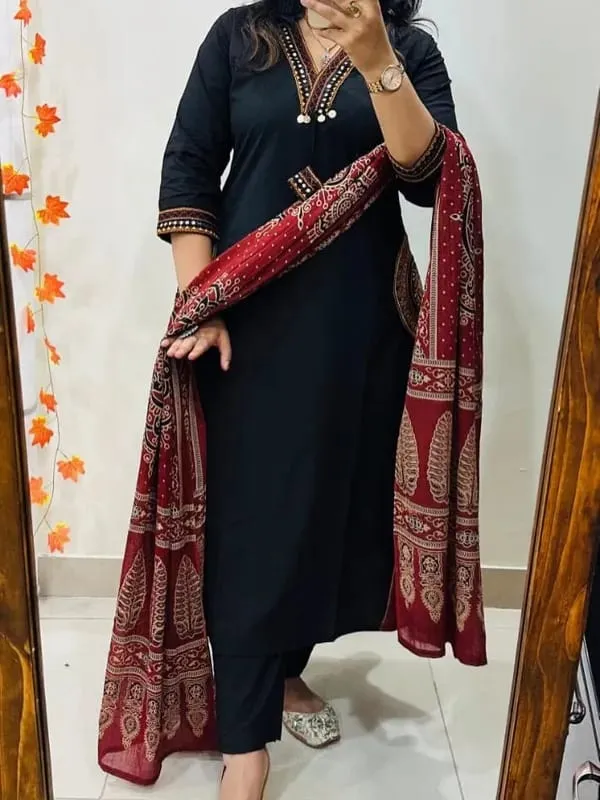 Black__And_Maroon_Cotton_Anarkali_Kurta_Set_For_Women