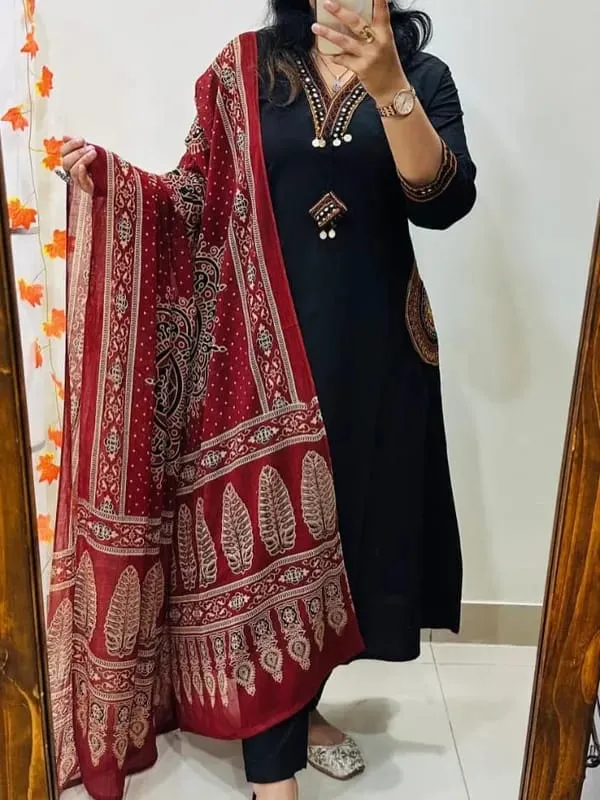 Black__And_Maroon_Cotton_Anarkali_Kurta_Set_For_Women