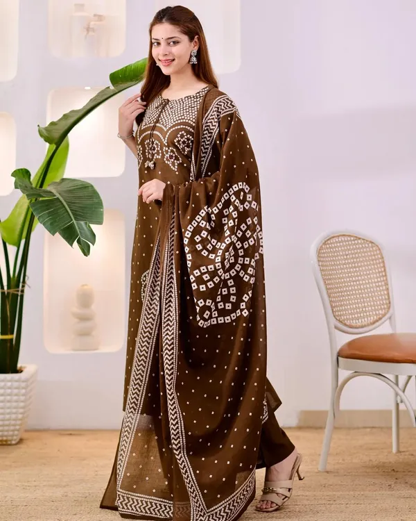 Chocolate_Brown__And_White_Cotton_Kurta_Set_For_Women