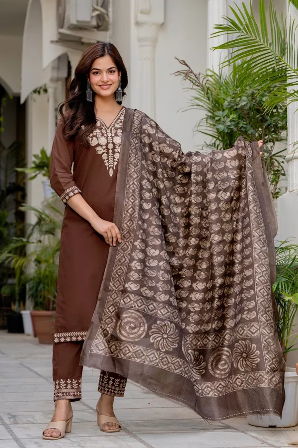 Jaipur_Style_Women's_Coffee_Brown_Embroidered_Cotton_Kurta_Pant_&_Printed_Dupatta_Set