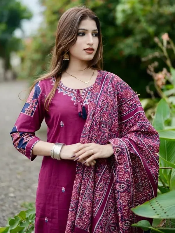 Magenta_Cotton_Kurta_Set_For_Women