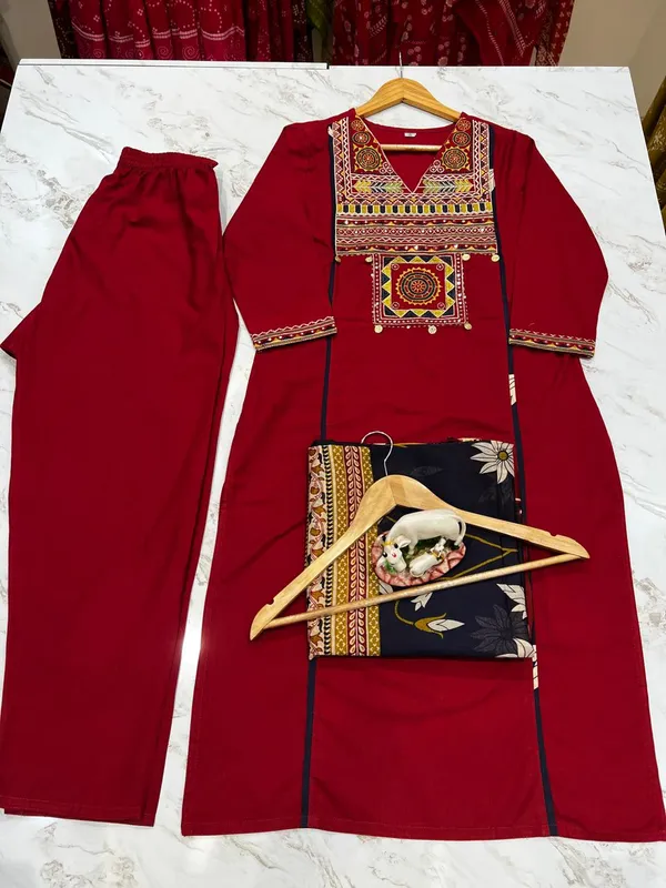 Style_kurti_Women’s_Maroon_Printed_Kurta_Pant_Set_with_Designer_Navy_Floral_Dupatta_|_Elegant_Ethnic_3-Piece_Suit_Set
