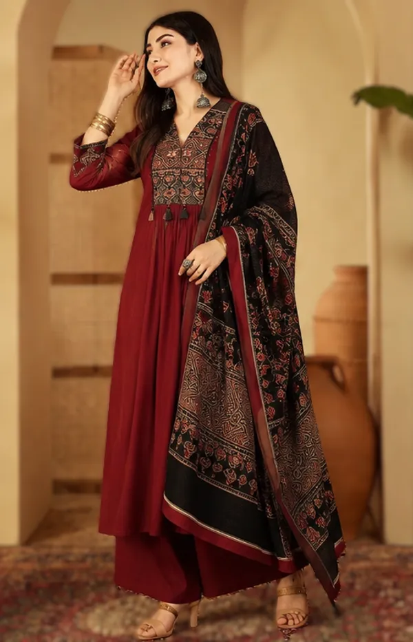 Maroon_Printed_Kurta_Set_With_Contrast_Dupatta_For_Women