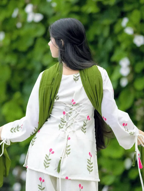 White_Floral_Printed_Cotton_Kurta_Set_with_Green_Dupatta
